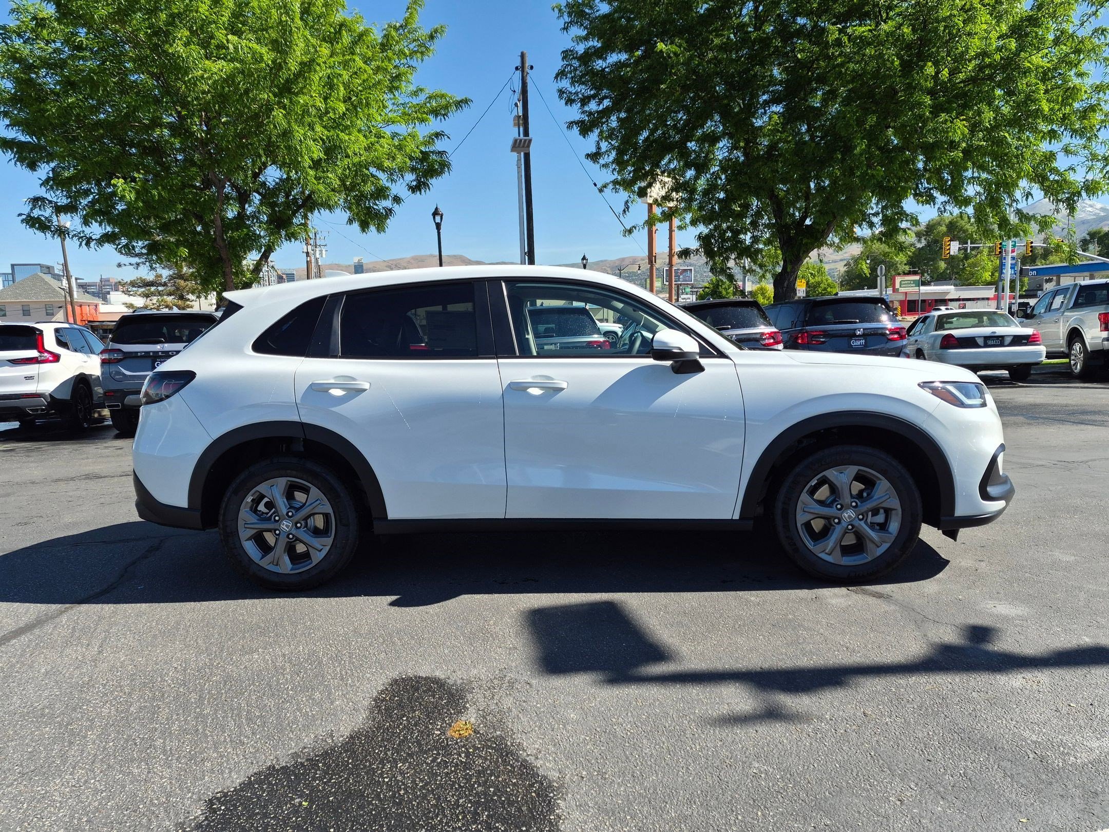 New 2027 Platinum White Pearl Honda LX image 2