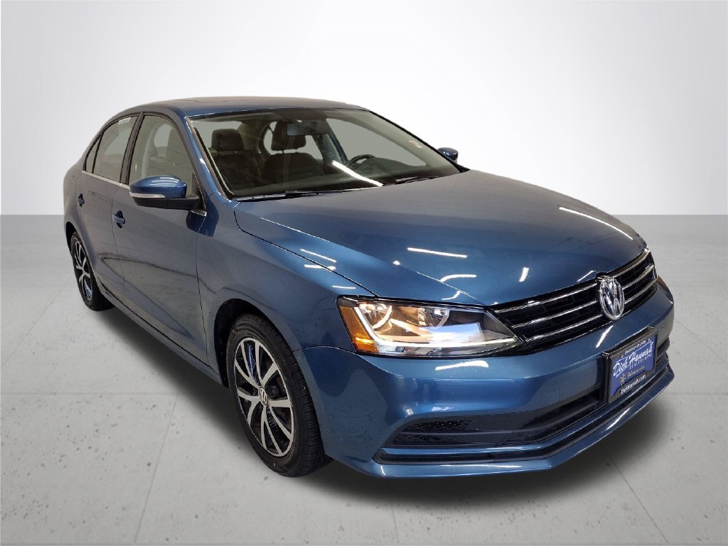 Used 2017 Blue Volkswagen 1.4T SE image 4