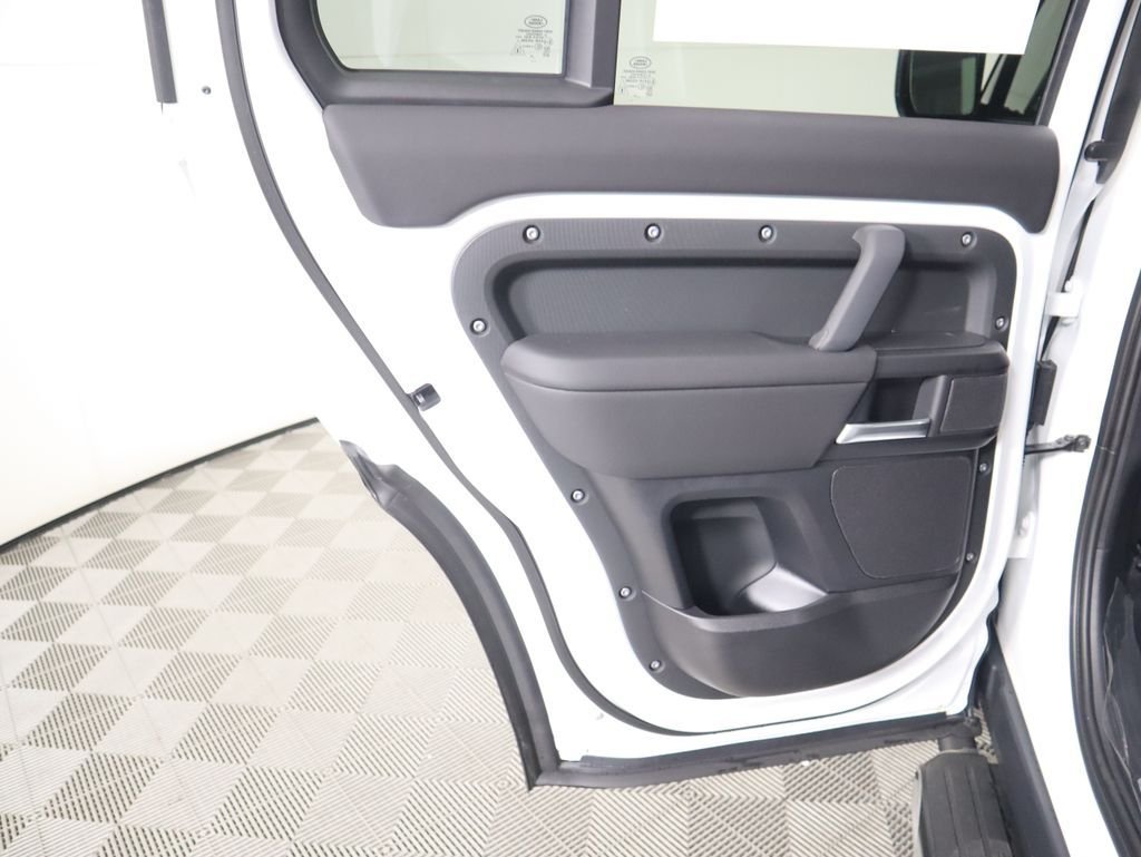 2026 Land Rover Defender S - Photo 26