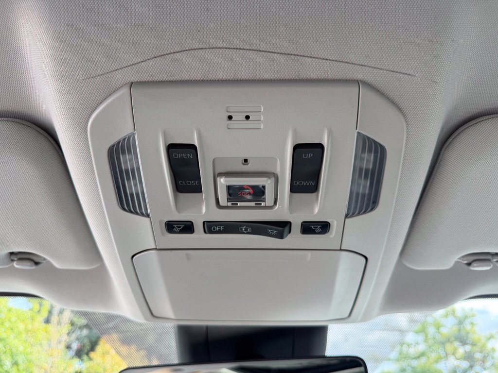 Used 2021 White Toyota XLE image 29