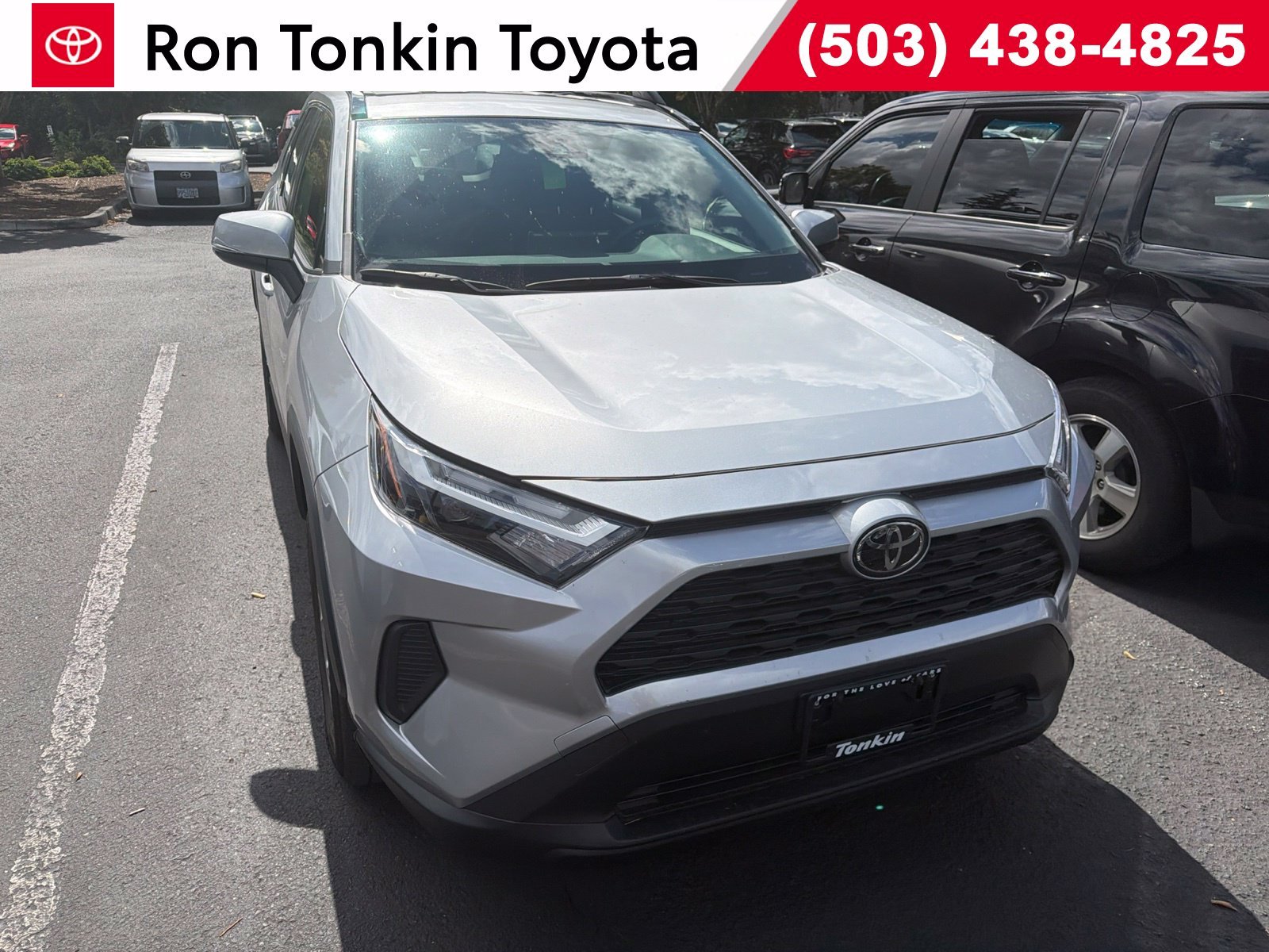 Used 2025 Silver Sky Metallic Toyota XLE image 1