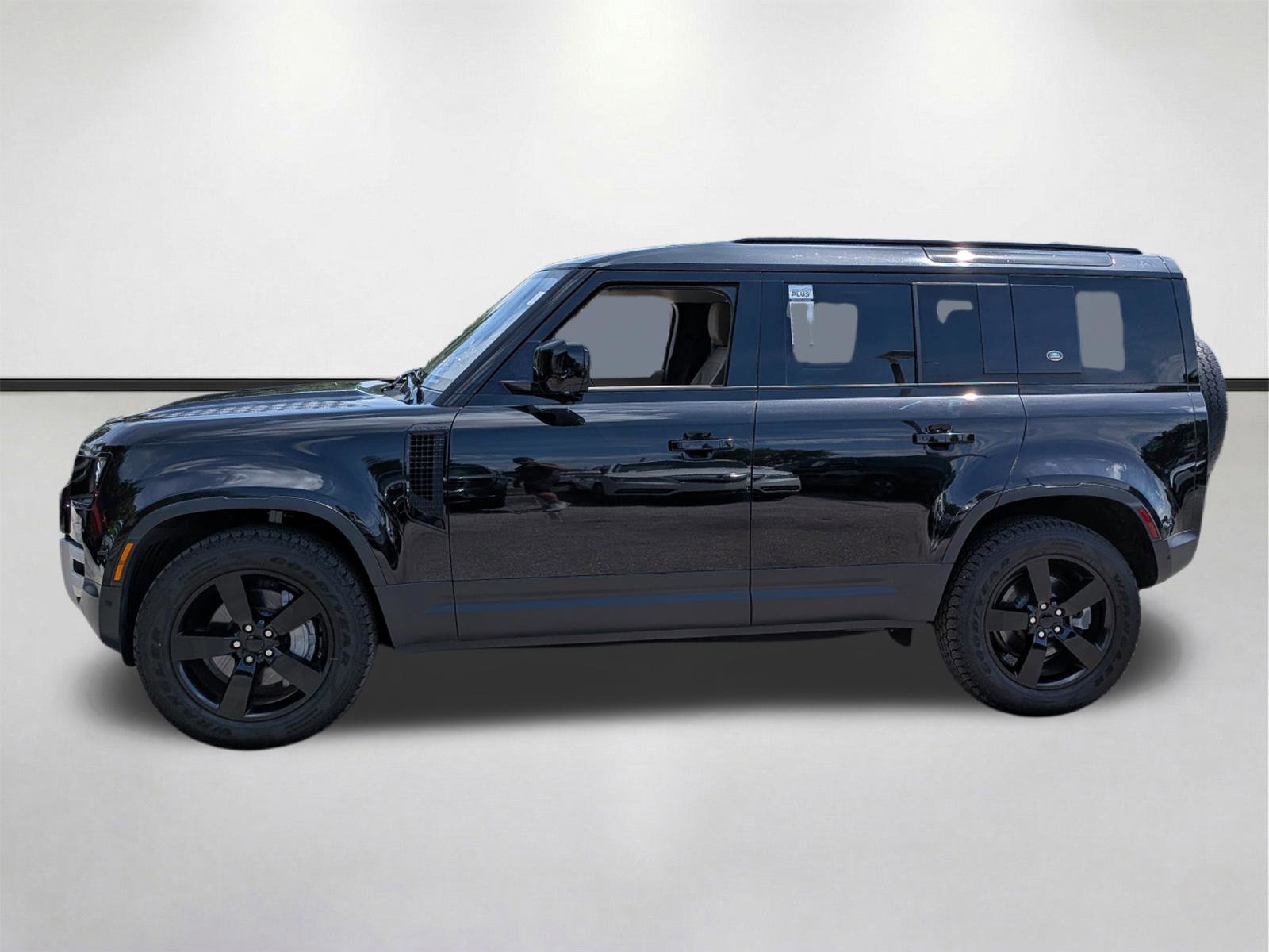 Used 2022 Santorini Black Metallic Land Rover SE image 7