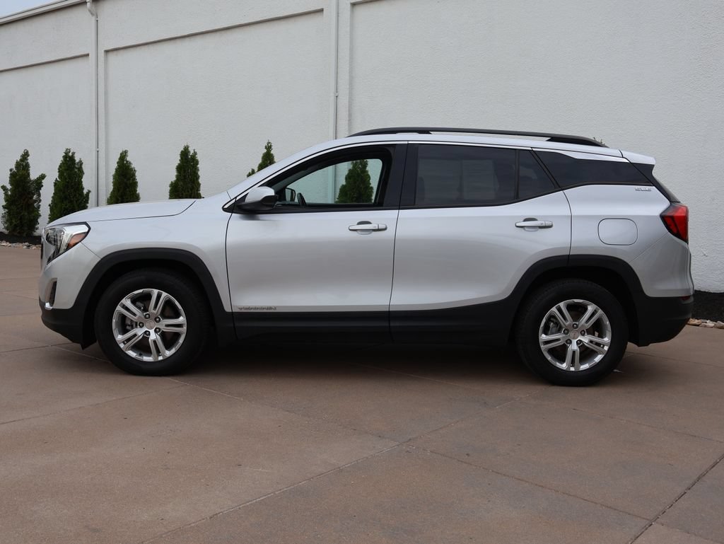 Used 2018 QUICKSILVER METALLIC GMC SLE image 3