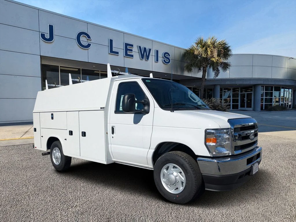 2026 Ford E-Series SRW E-350 Super Duty 138 in WB's photo
