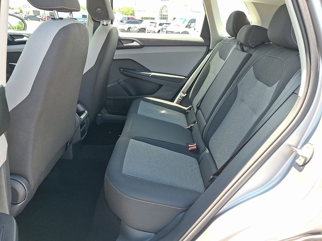 Used 2023 Silver Volkswagen 1.5T S image 11