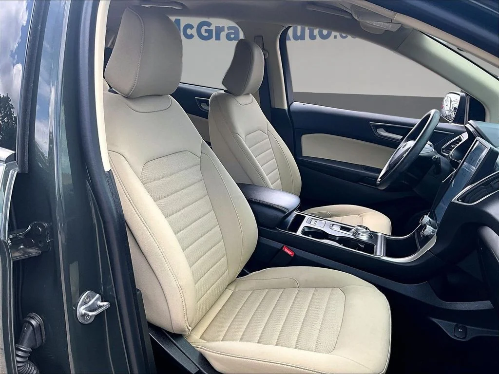 Used 2024 Green Ford SE image 33