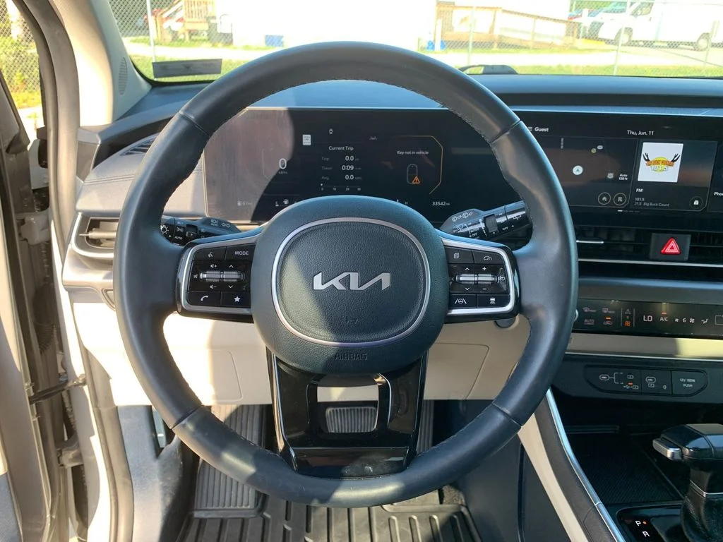 Used 2025 White Kia SX image 30