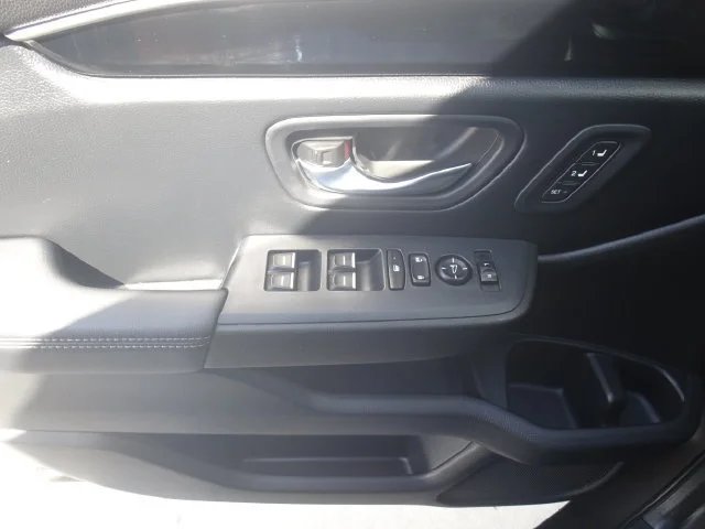 Used 2025 Modern Steel Metallic Honda EX-L image 22