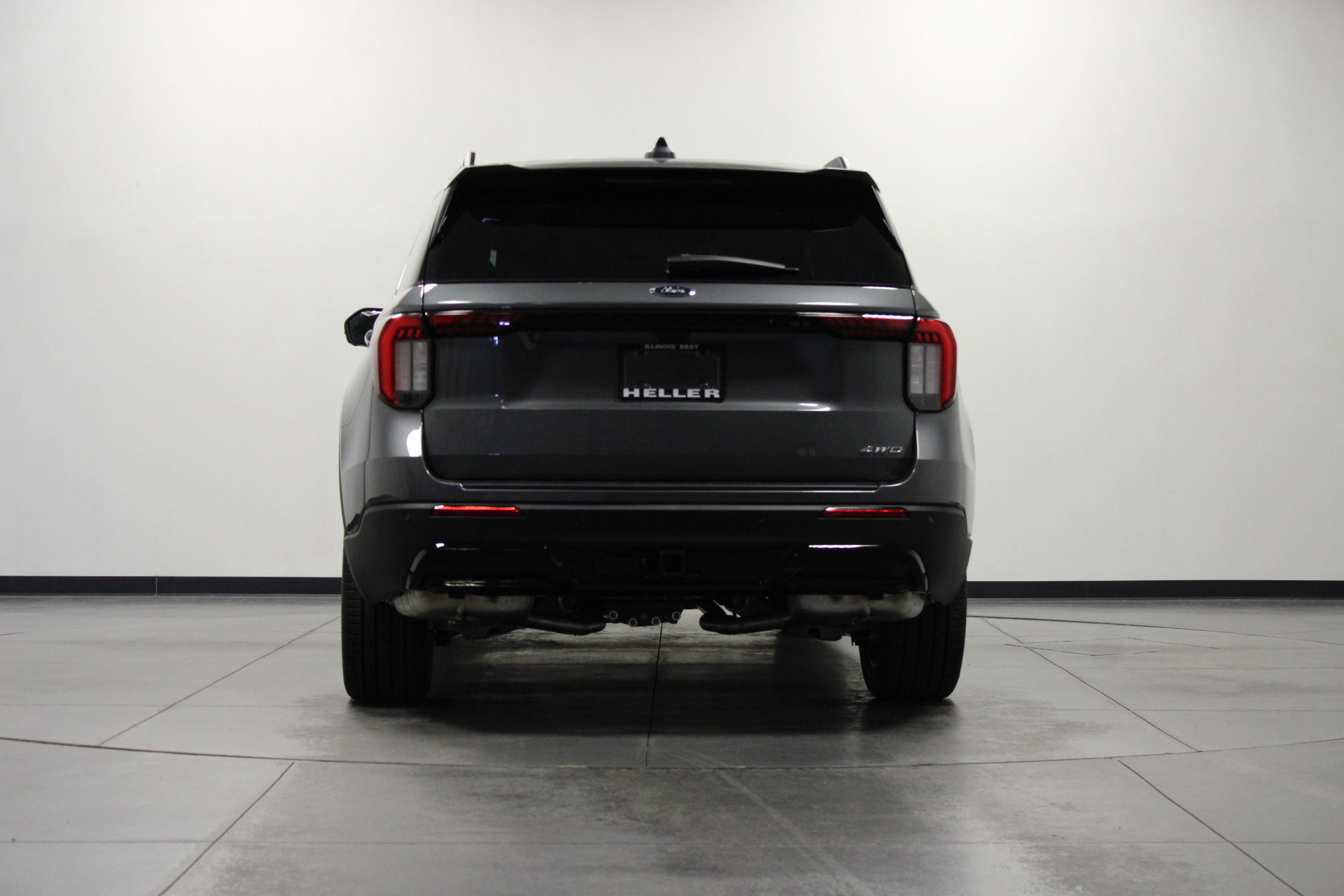 New 2026 Carbonized Gray Metallic Ford ST-Line image 5