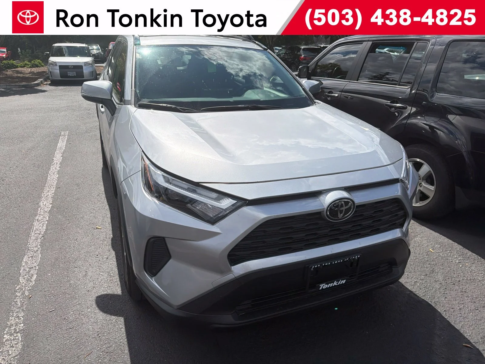 Used 2025 Silver Sky Metallic Toyota XLE image 1