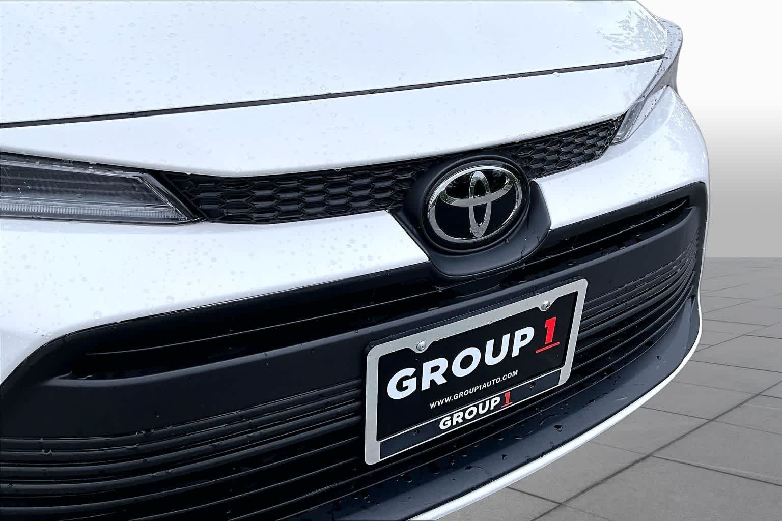 Used 2024 Ice Cap Toyota LE image 28