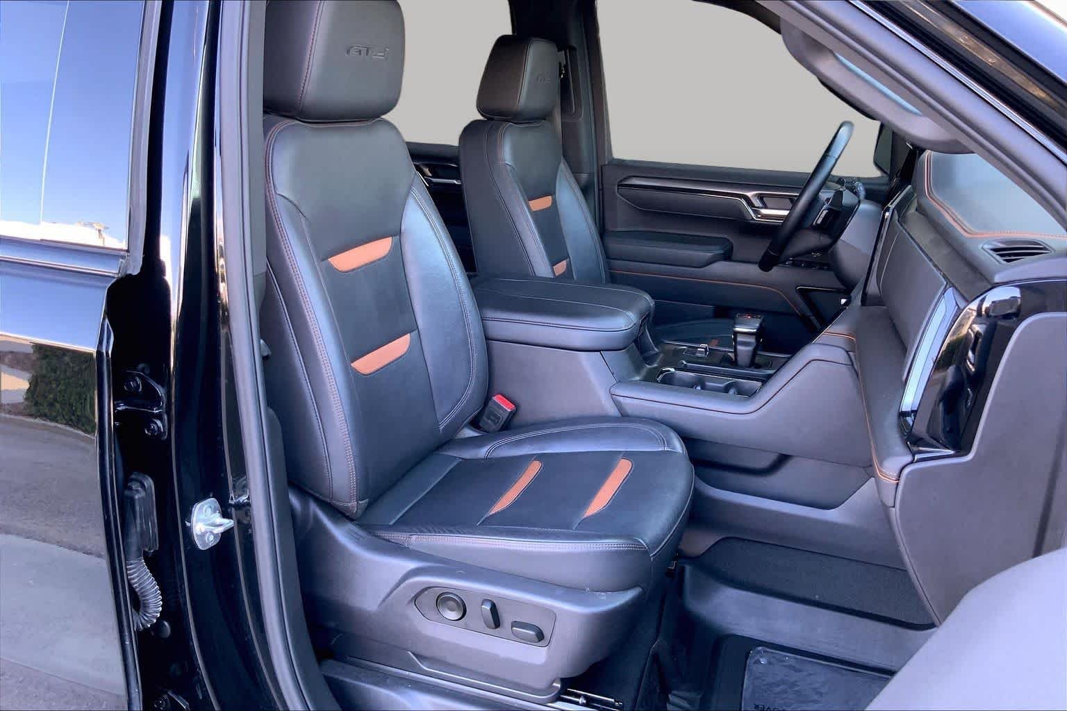Used 2025 Onyx Black GMC AT4 image 9