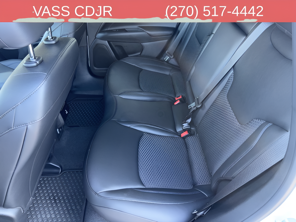 Certified Used 2026 White/off-white Jeep Latitude image 32