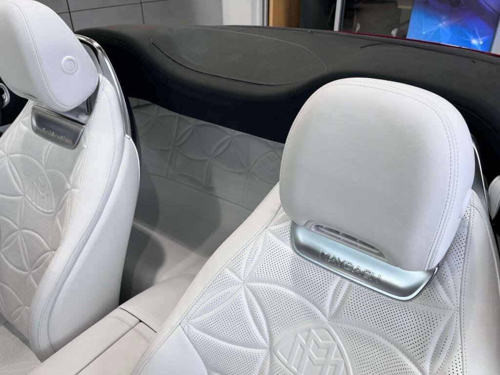 New 2026 MANUFAKTUR Garnet Red Metallic (Red Ambiance) Mercedes-Benz Maybach SL 680 Monogram Series image 5