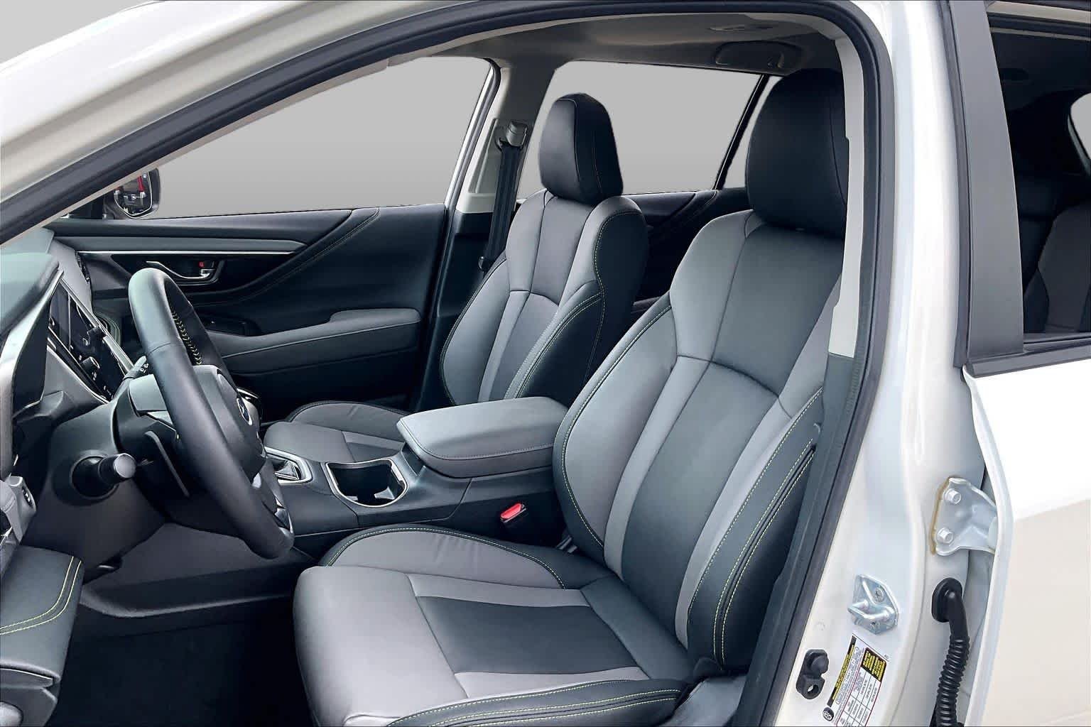 Used 2025 Crystal White Pearl Subaru Onyx Edition image 8