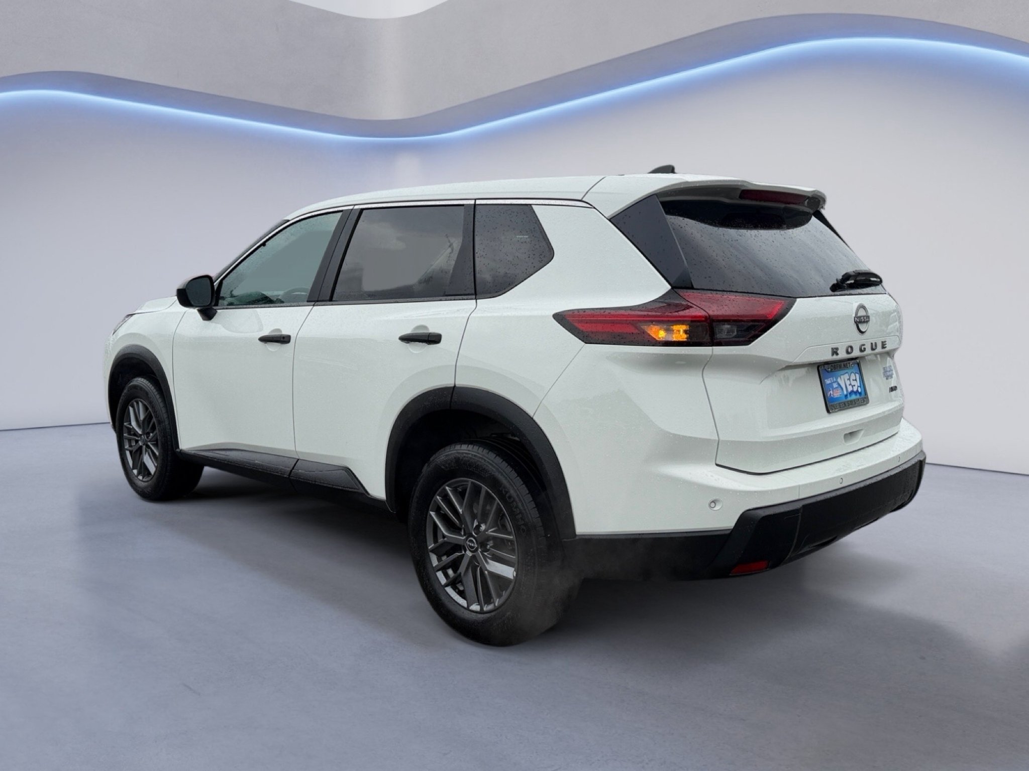 Used 2024 Glacier White Nissan S image 5