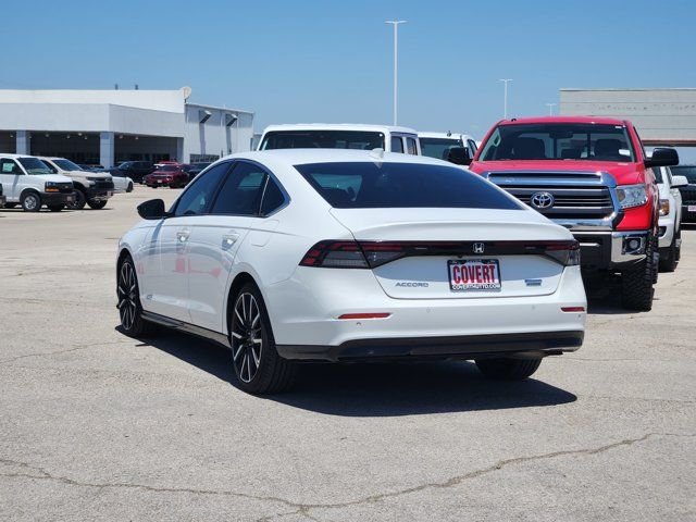 Used 2023 White Honda Touring image 5