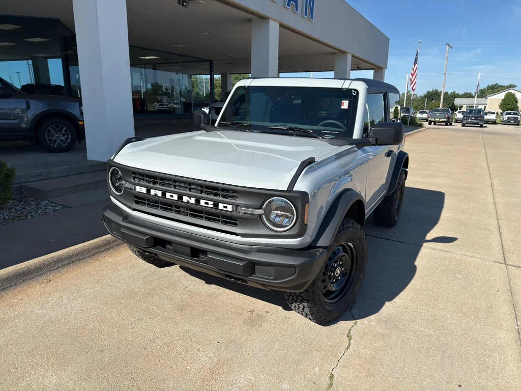 New 2026 Avalanche Gray Ford Base image 3