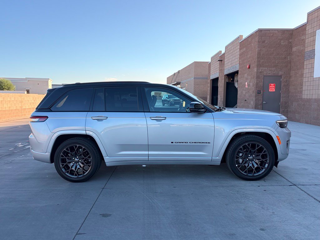 Certified Used 2025 Silver Jeep Summit image 7