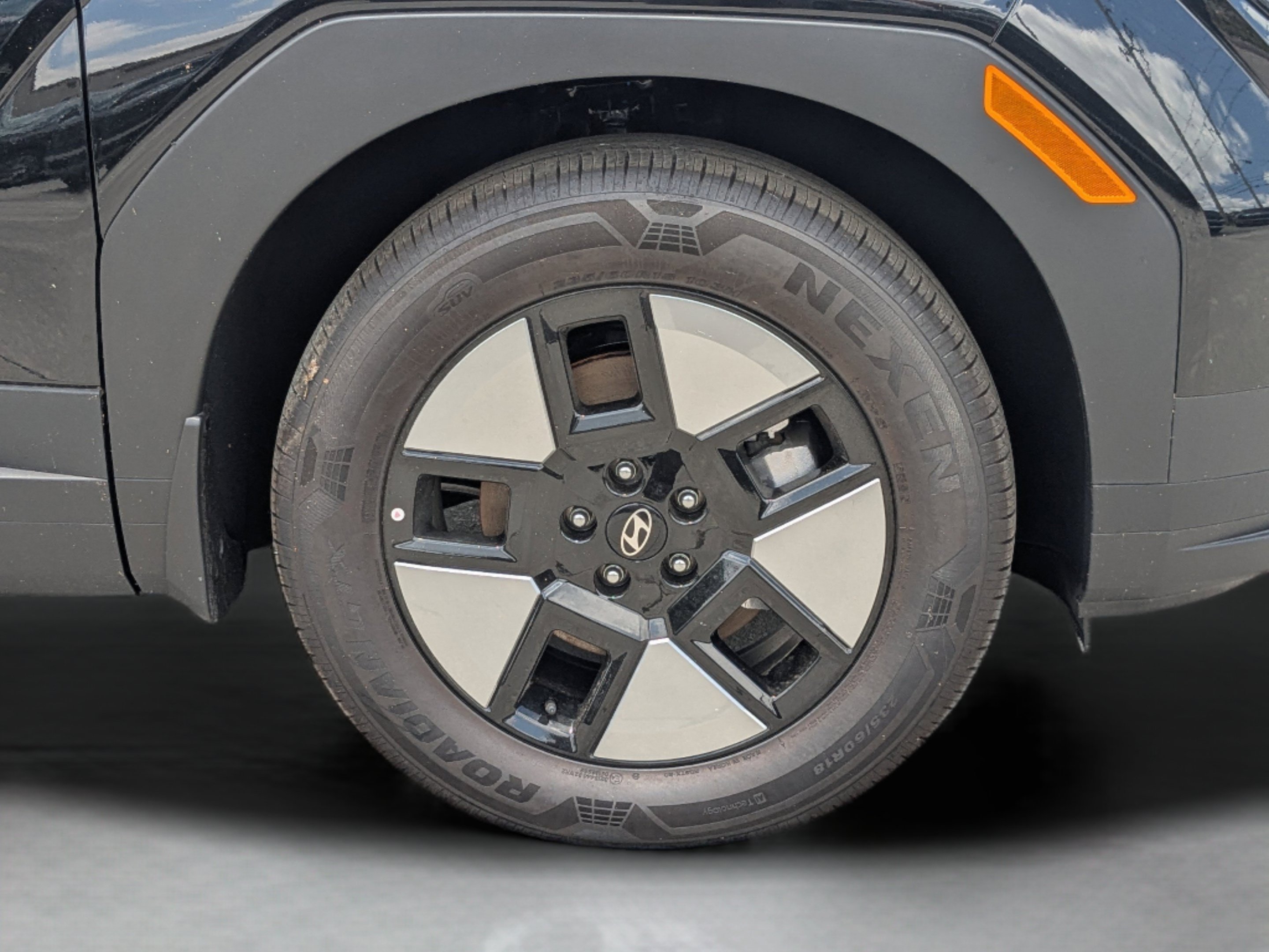 New 2026 Phantom Black Hyundai SE image 10