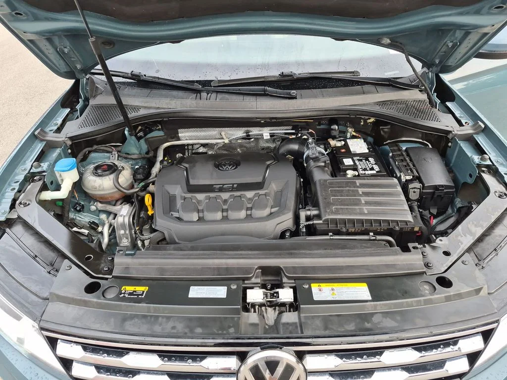 Used 2021  Volkswagen 2.0T SE image 16