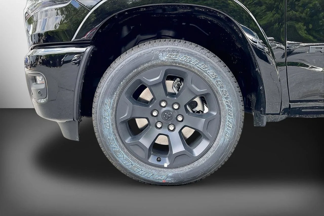 New 2026 Diamond Black Crystal Pearlcoat RAM Big Horn/Lone Star image 28