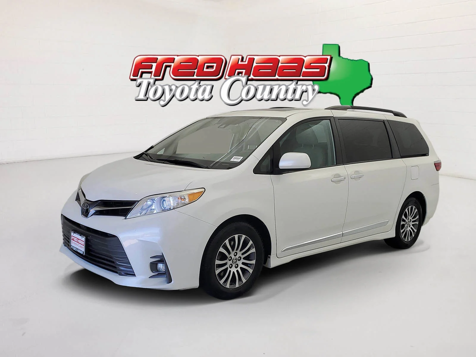 2020 Toyota Sienna XLE V6 7-Passenger Access Seat FWD's photo