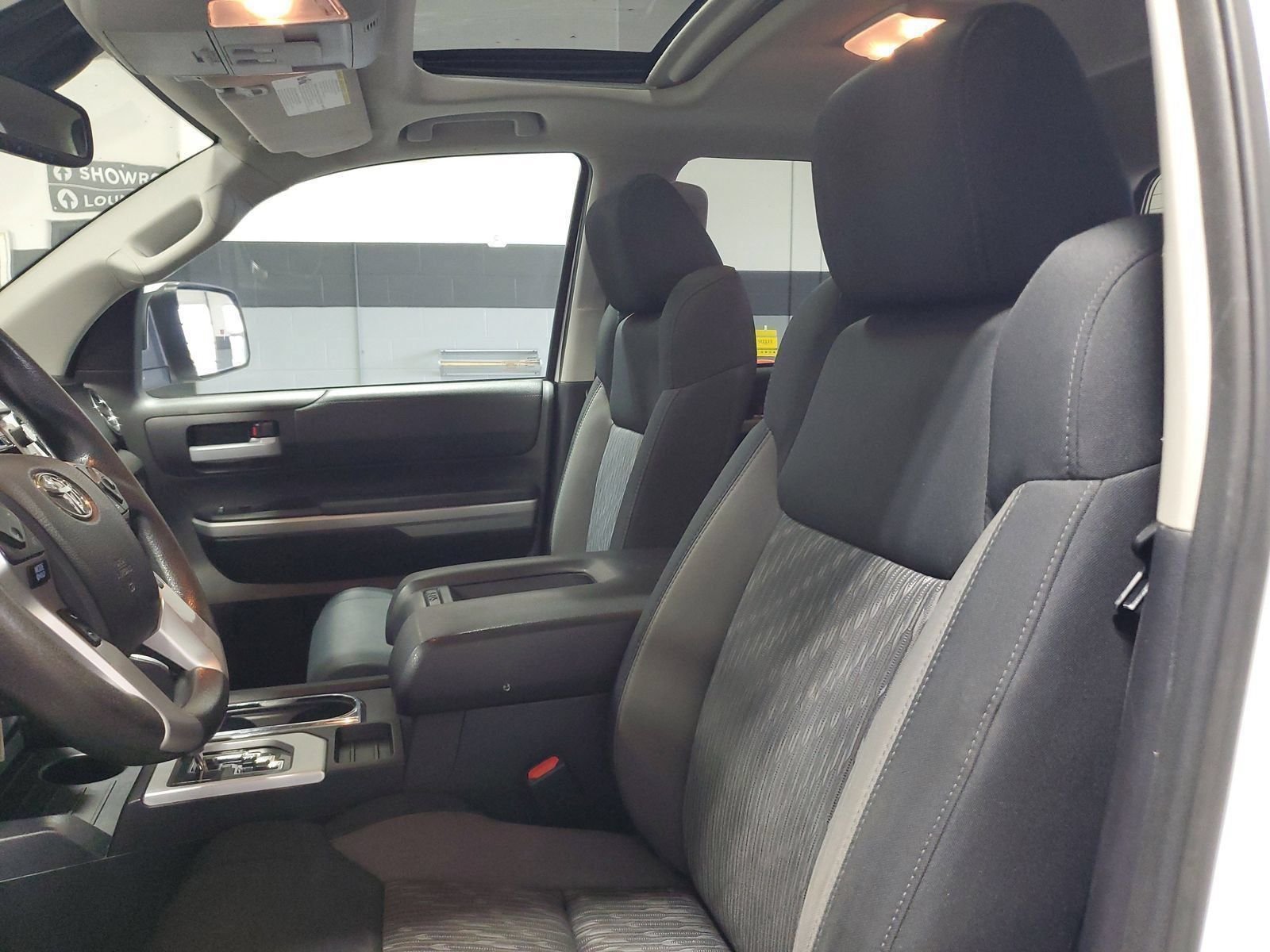 Used 2019 White Toyota SR5 image 15