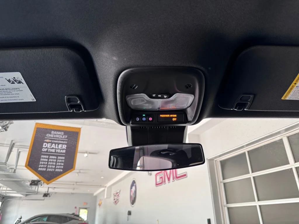 2023 Chevrolet Colorado LT - Photo 25