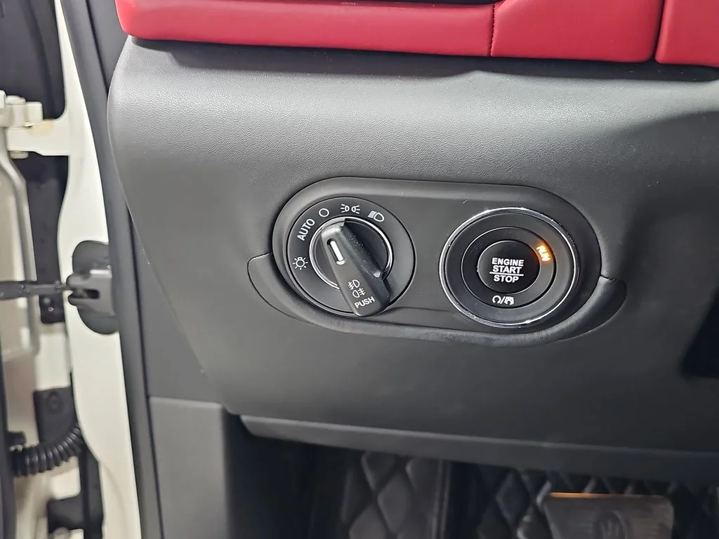 Used 2020  Maserati Base image 28
