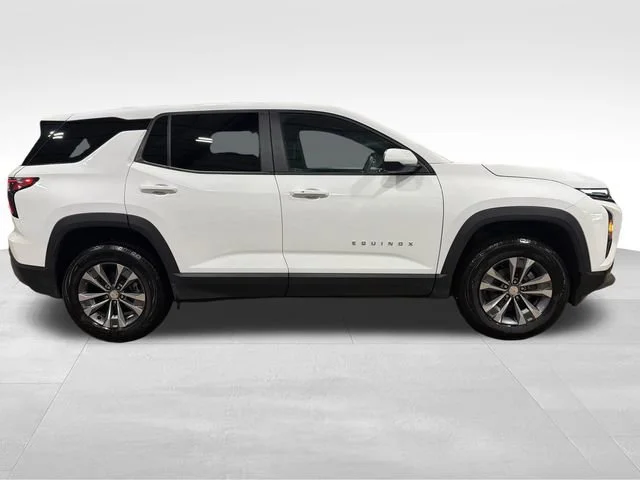 Used 2026 Summit White Chevrolet LT image 8