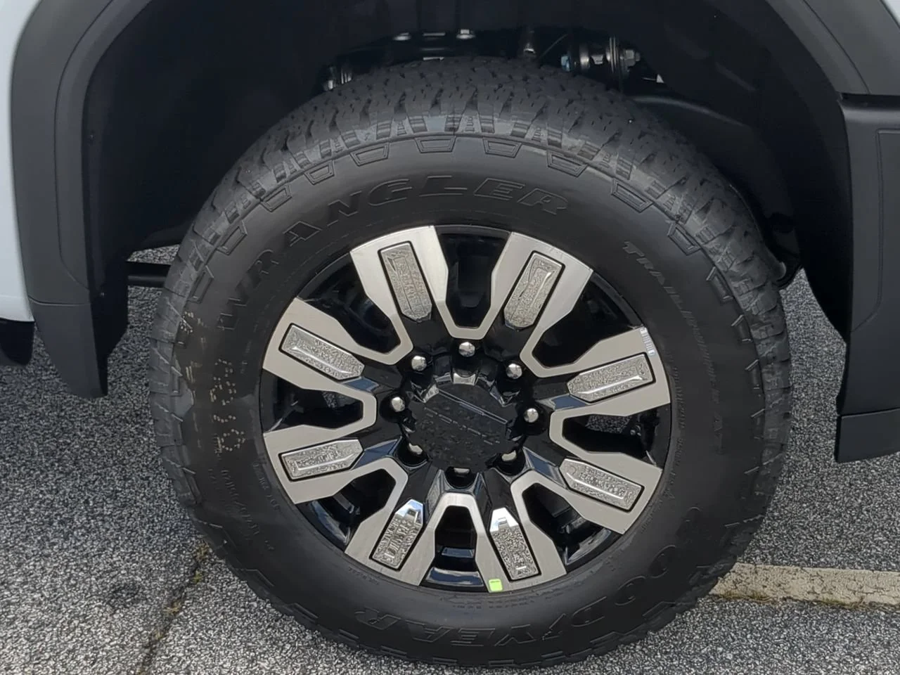 2026 GMC Sierra 3500HD Denali - Photo 10