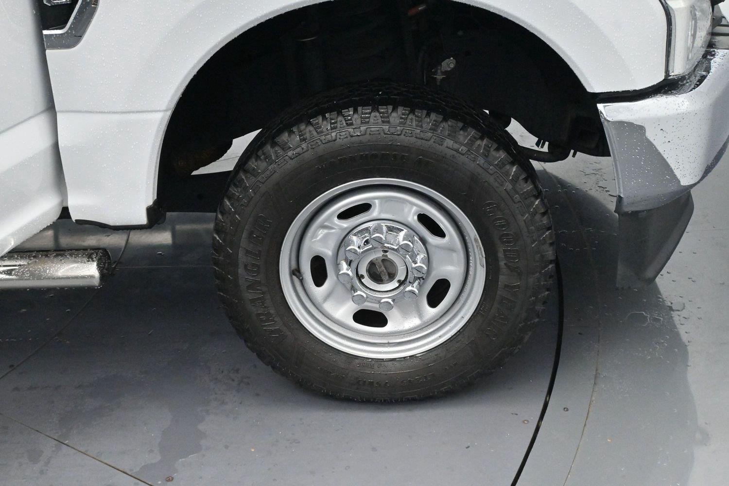 Used 2022 Oxford White Ford XL image 31