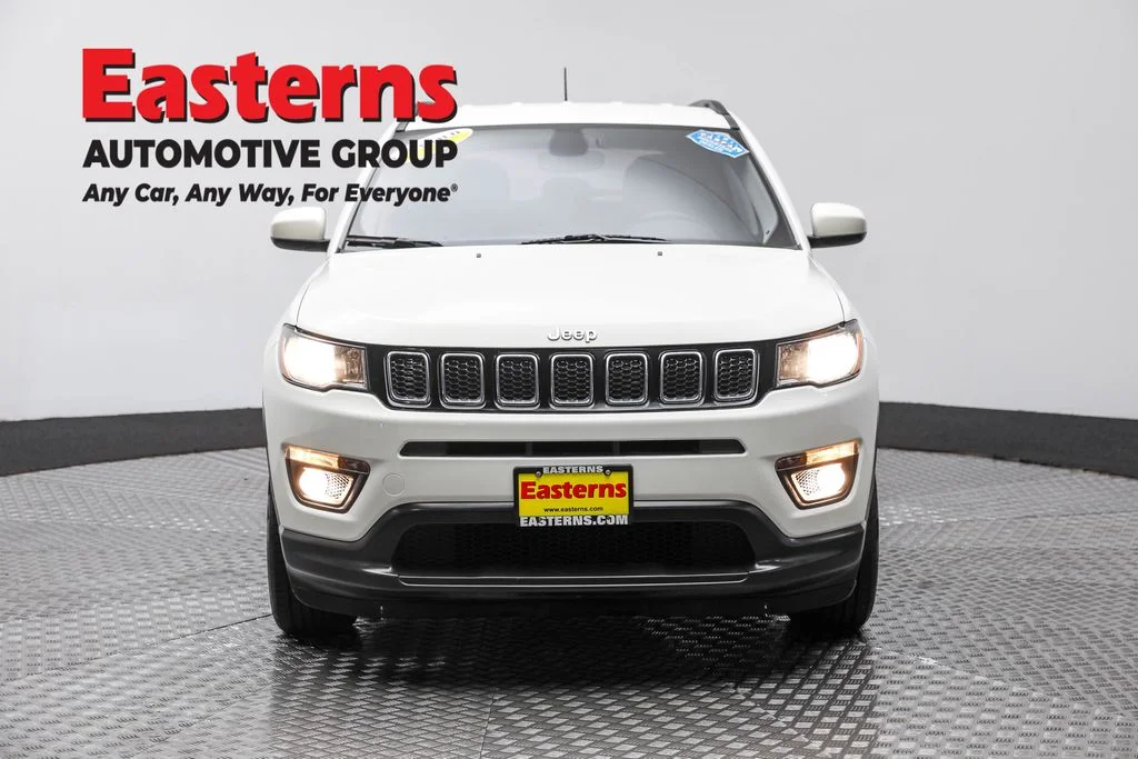 Used 2019 White Jeep Latitude image 2