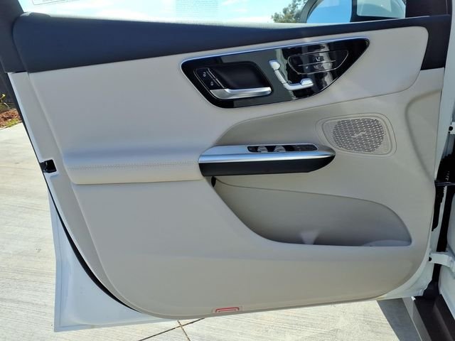 New 2027 White Mercedes-Benz GLC 300 image 12