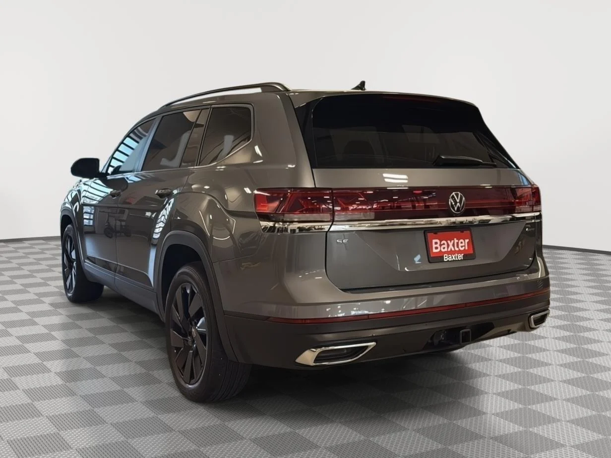 Used 2024 Platinum Gray Volkswagen SE w/Tech 4Motion image 22