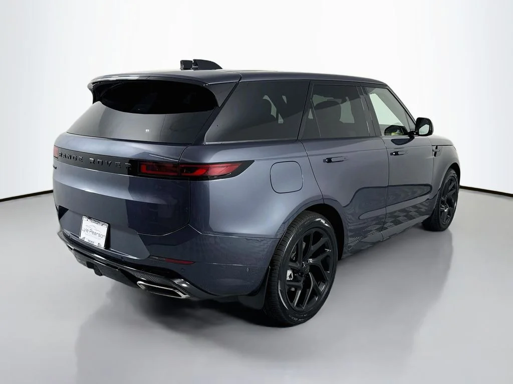 New 2026  Land Rover Dynamic SE image 9
