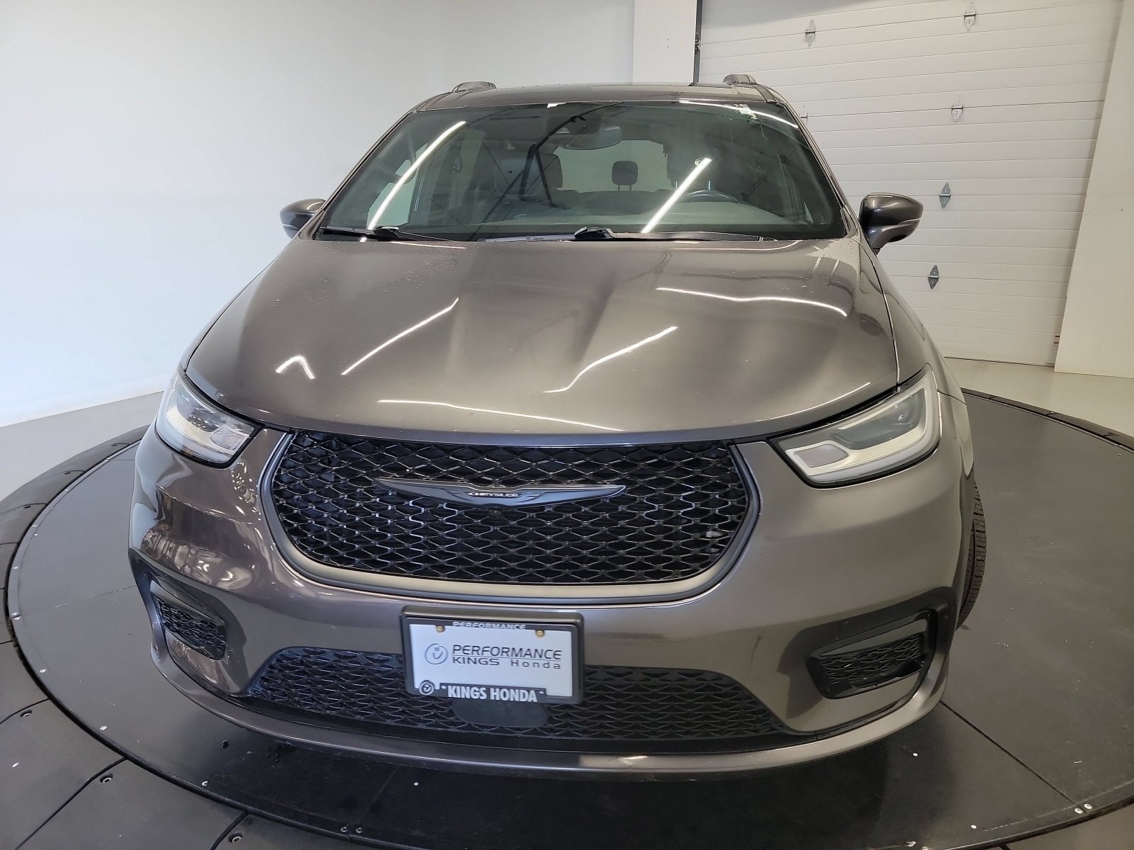 Used 2021 Granite Crystal Metallic Clearcoat Chrysler Touring L image 2