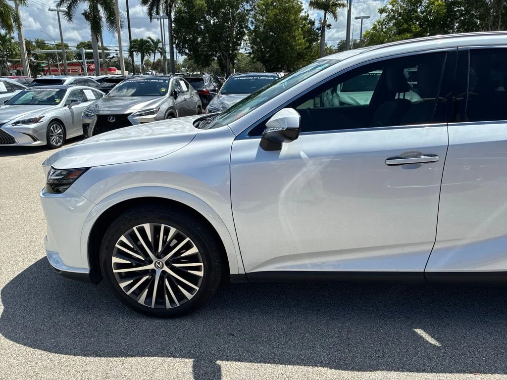Certified Used 2024 White Lexus 350h Premium Plus image 9