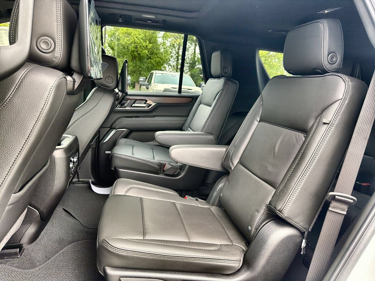 2026 GMC Yukon Denali - Photo 20
