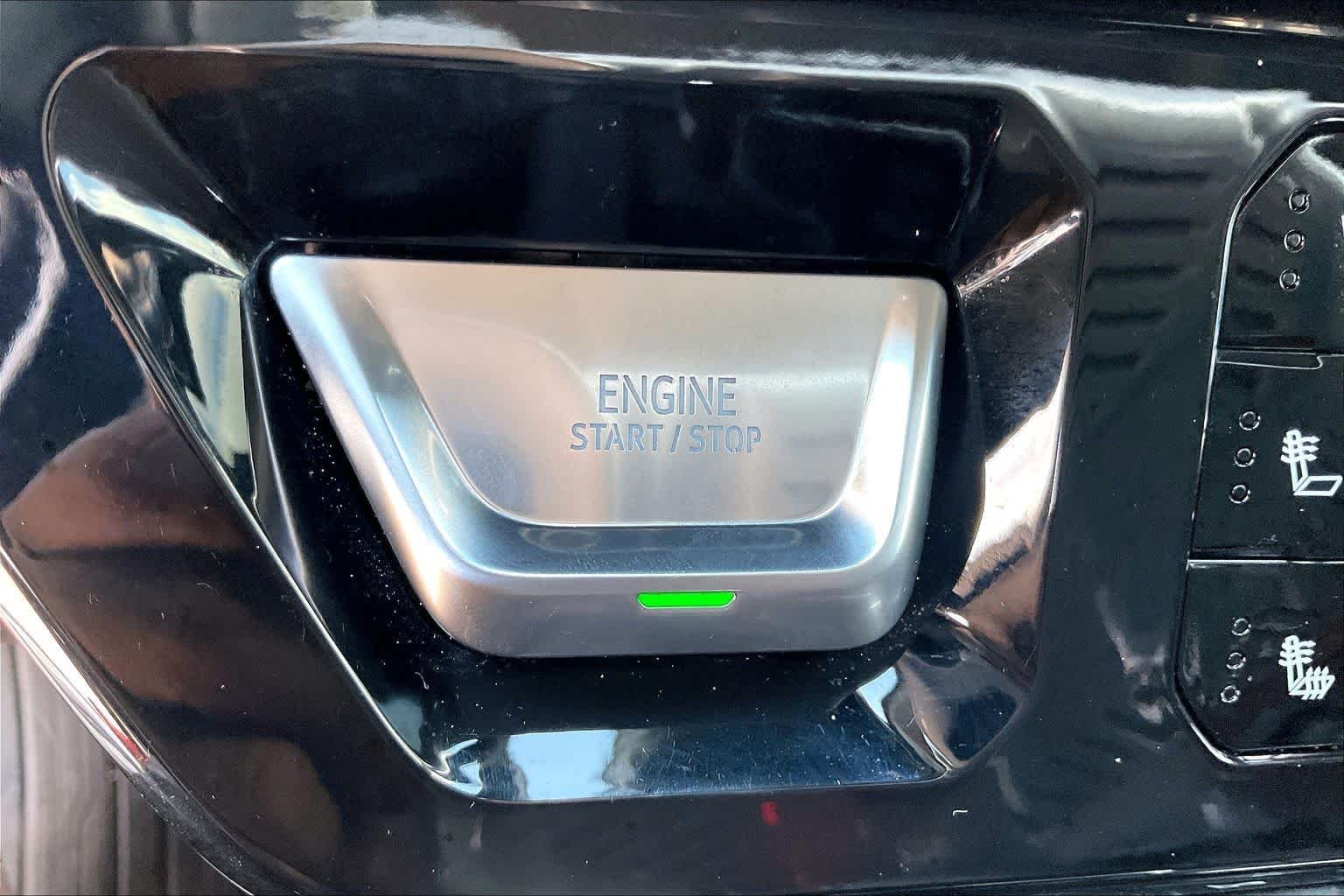 Used 2024 Onyx Black GMC Denali image 34