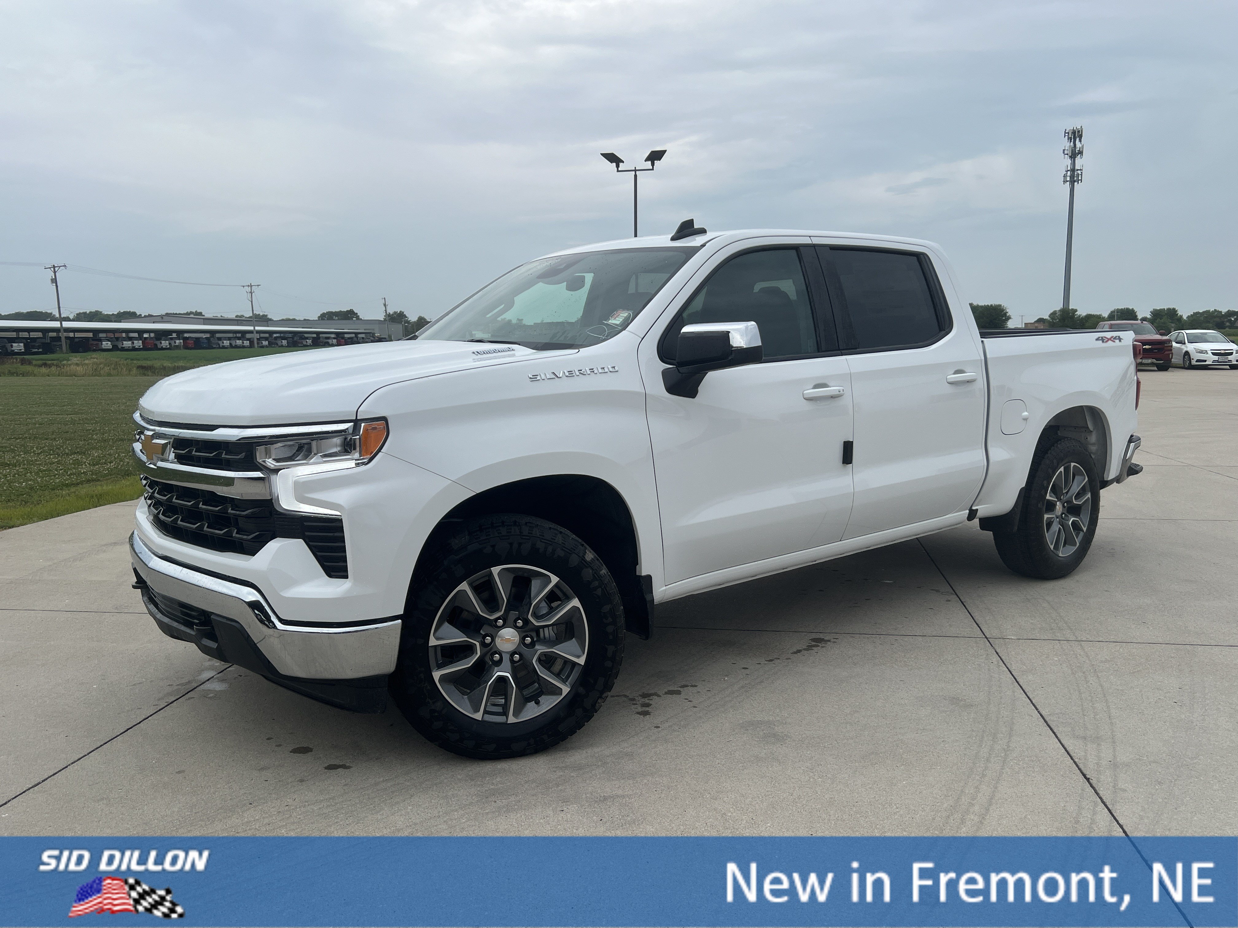 New 2026 Summit White Chevrolet LT (2FL) image 1