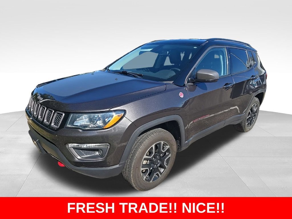 Used 2019 Gray Jeep Trailhawk 4x4 image 2