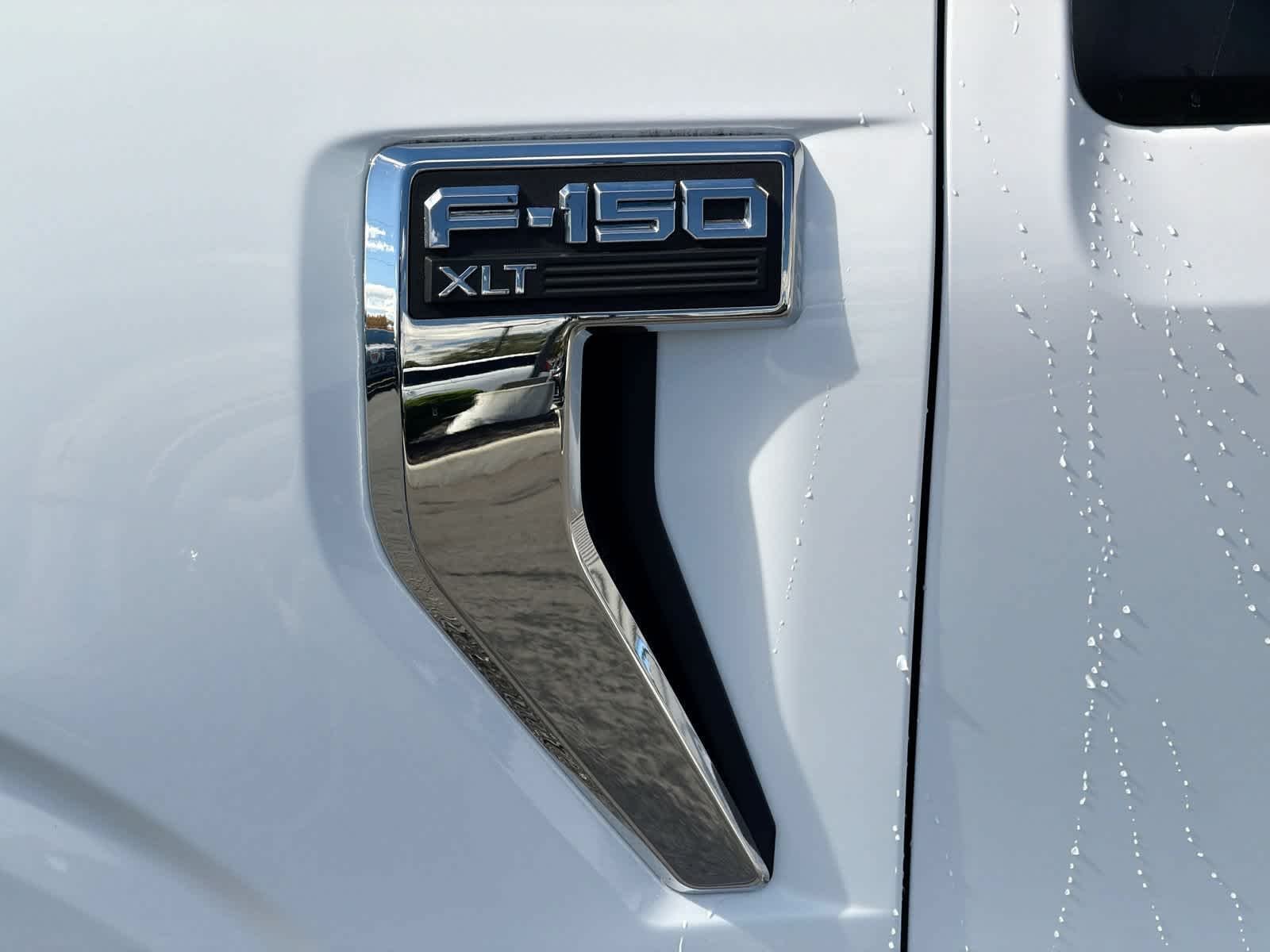 Certified Used 2021 Oxford White Ford XLT image 13