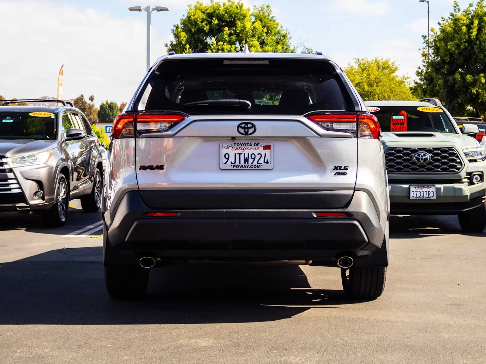 Used 2024 Silver Toyota XLE Premium image 5