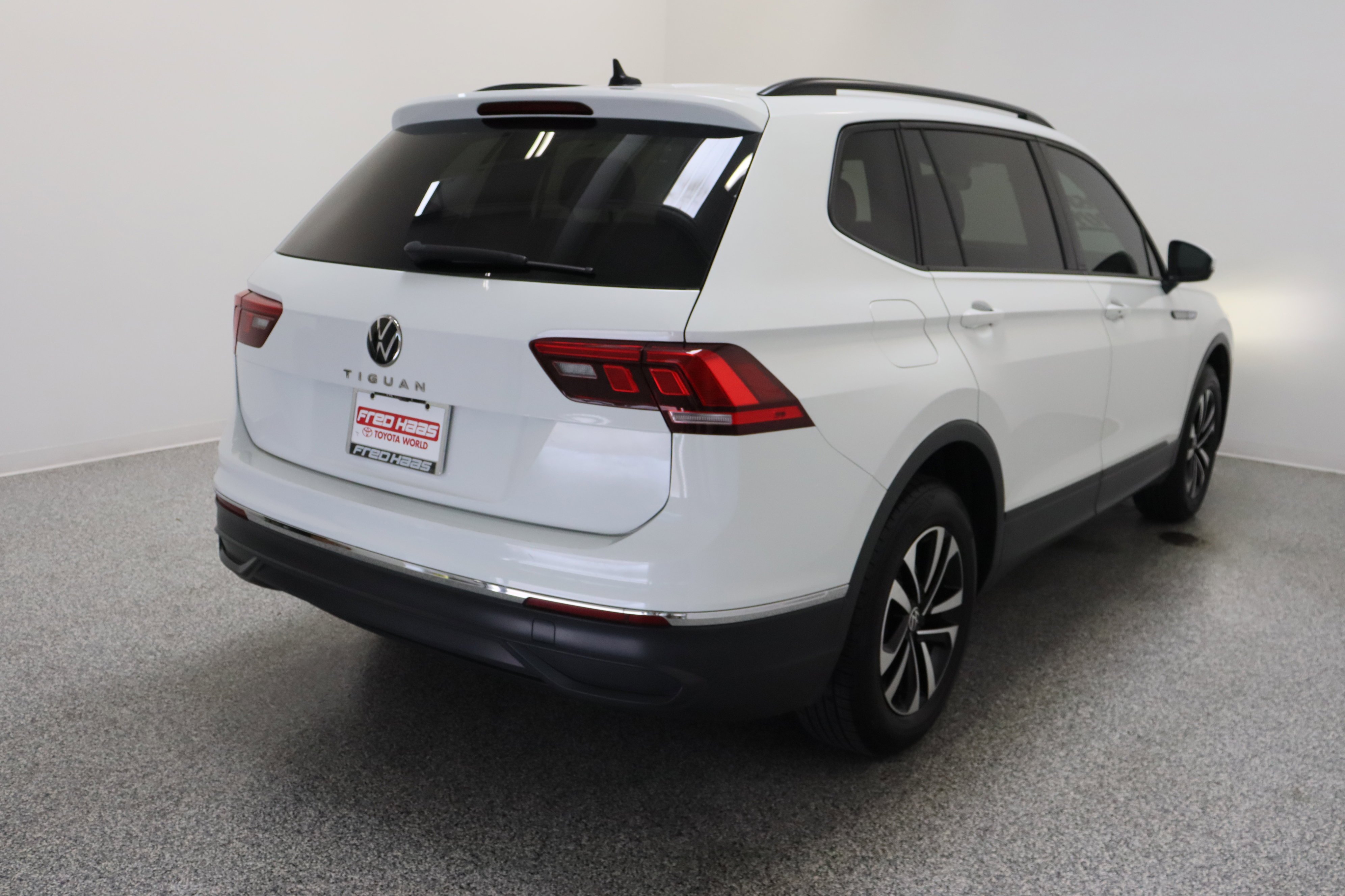 Used 2023 Pure White Volkswagen S 2.0T image 7