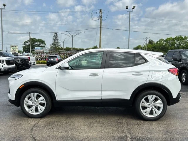 New 2026 Summit White Buick Preferred image 7