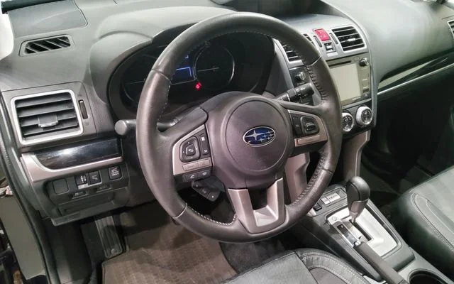 Used 2018 Black Subaru 2.5i Limited image 28