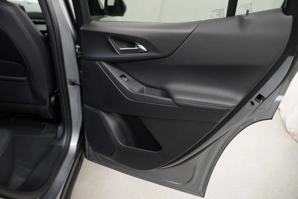 New 2027 Sterling Gray Metallic Chevrolet AWD LT image 25