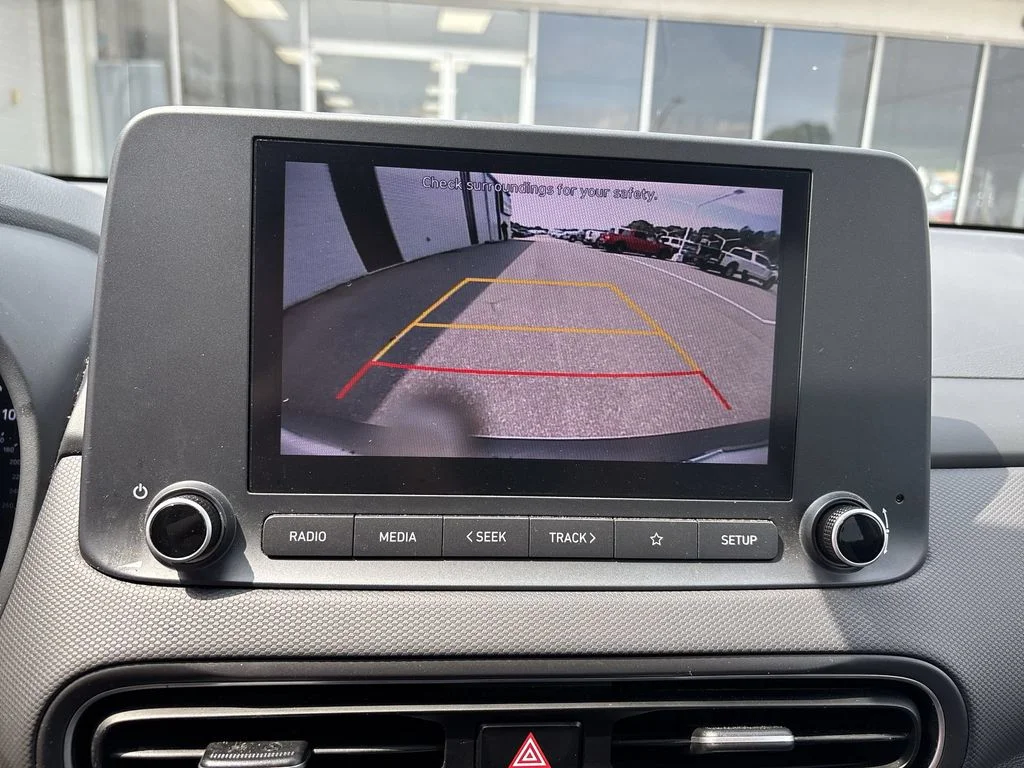 Used 2023 White Hyundai SEL image 23